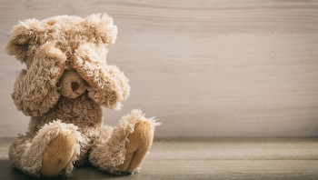 Abuzul sexual la copii - cum îl recunoaștem și cum îl prevenim?